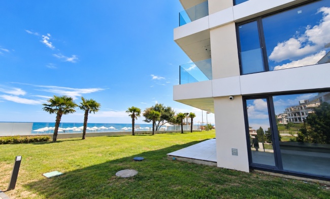 Apartamente de vanzare la plaja langa Nesebar si Ravda